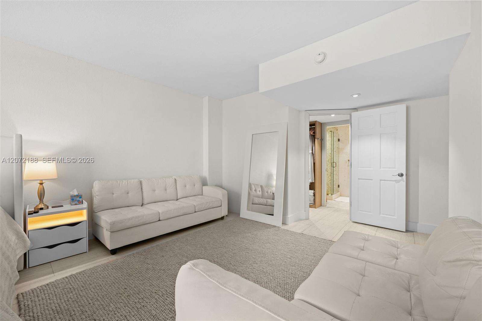 Roney Palace Unit #1007 | Picture 17