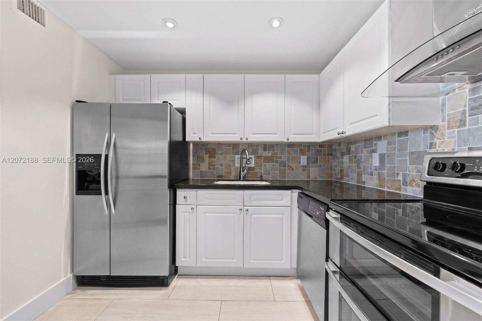 Roney Palace Unit #1007 | Picture 9