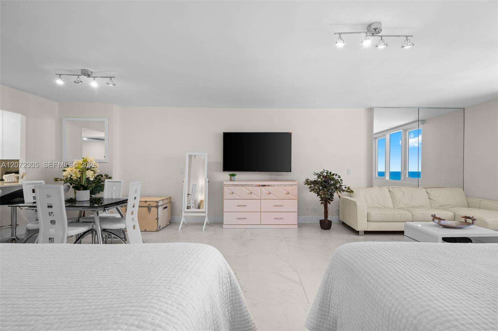Roney Palace Unit #1014 | Picture 13