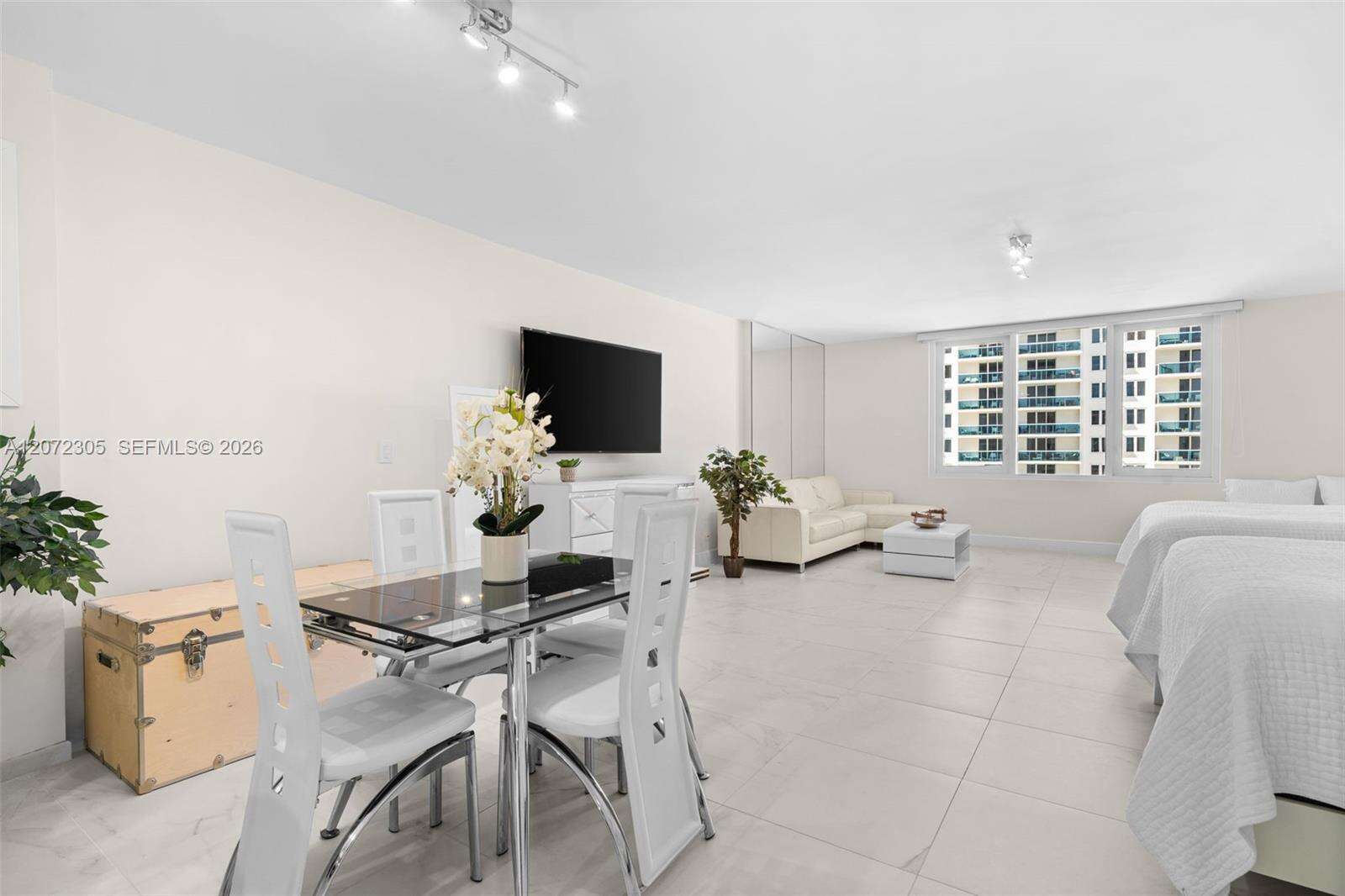 Roney Palace Unit #1014 | Picture 7
