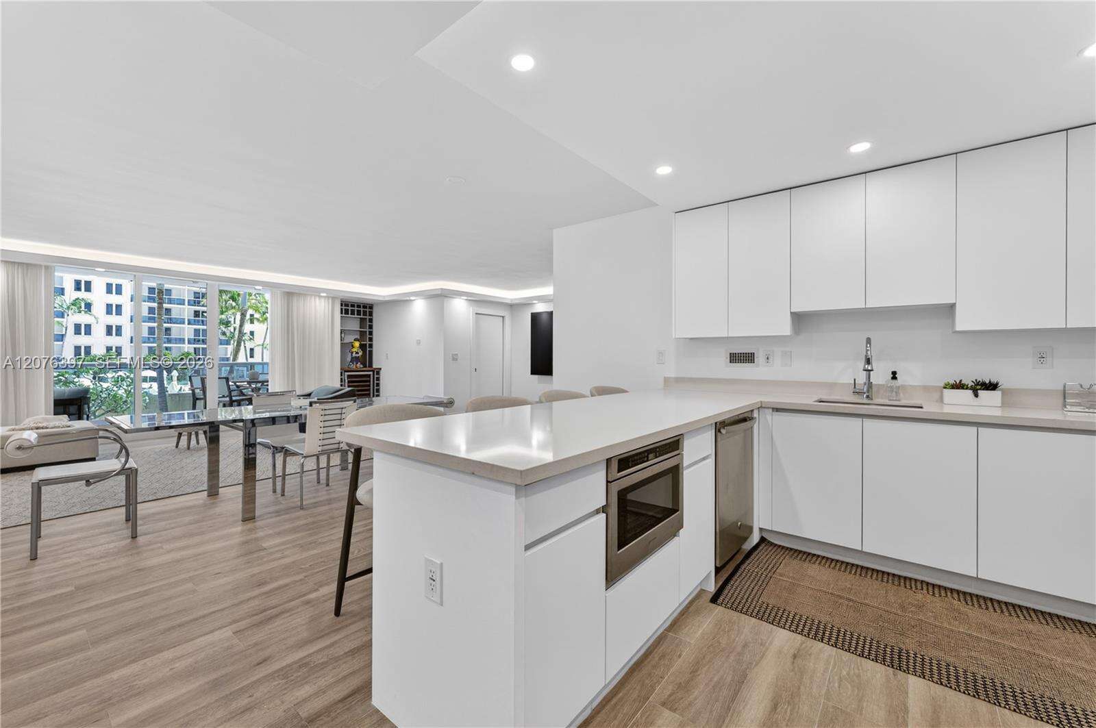 Roney Palace Unit #415 | Picture 17