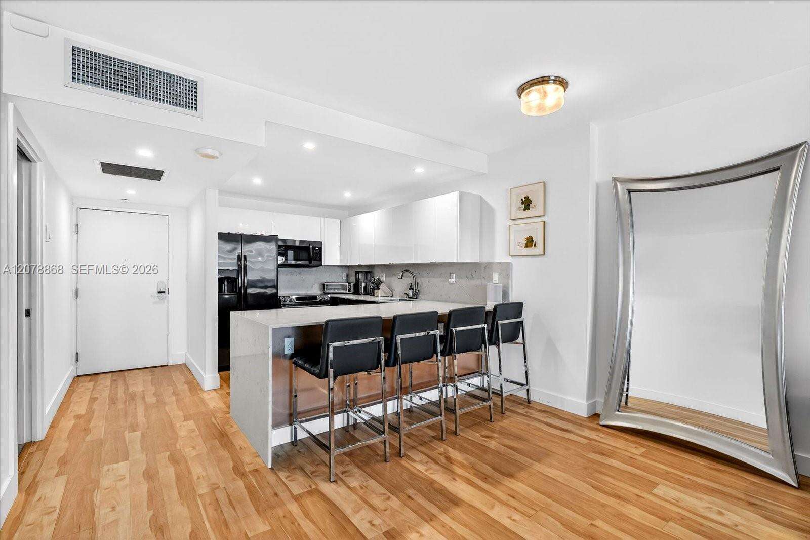 Roney Palace Unit #714 | Picture 12