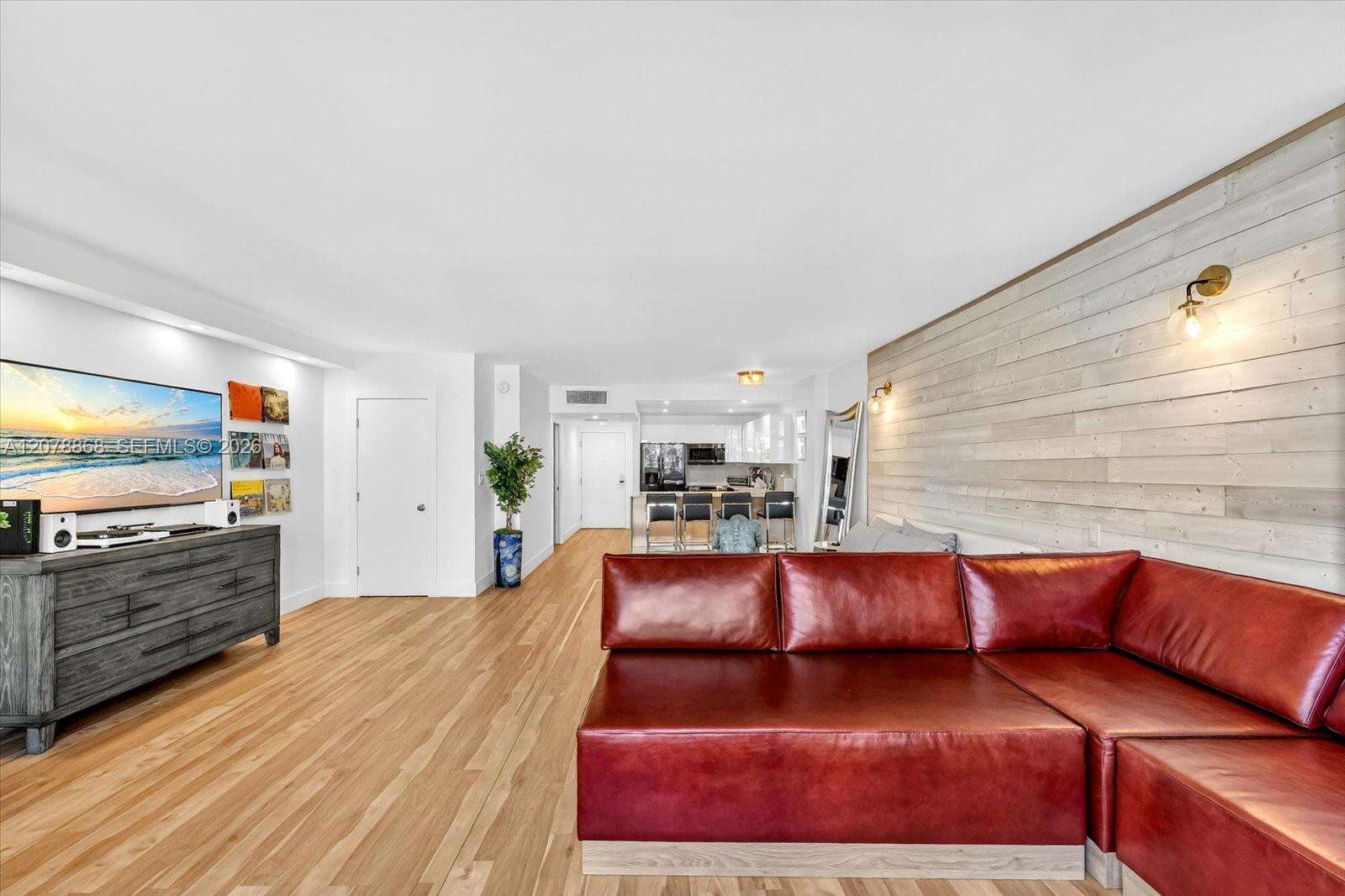 Roney Palace Unit #714 | Picture 14