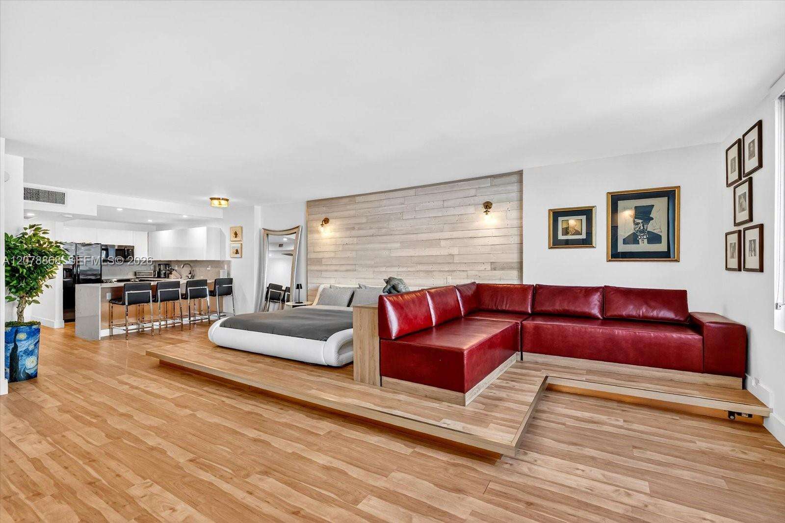 Roney Palace Unit #714 | Picture 15