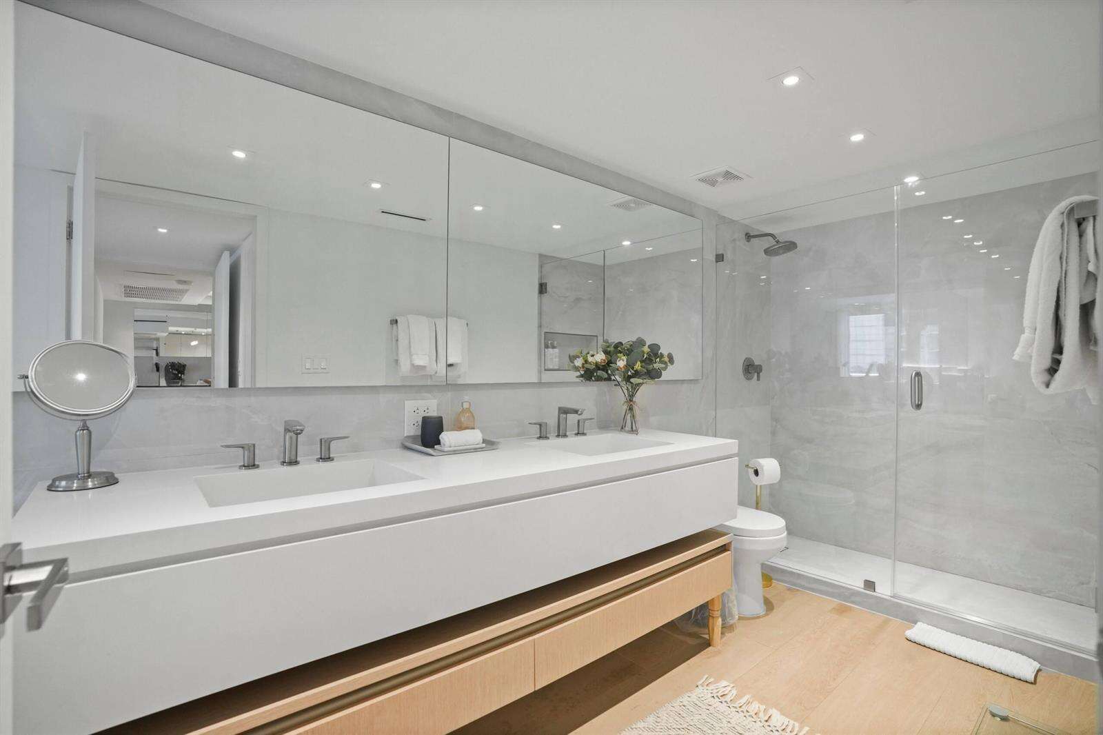 Roney Palace Unit #407 | Picture 13