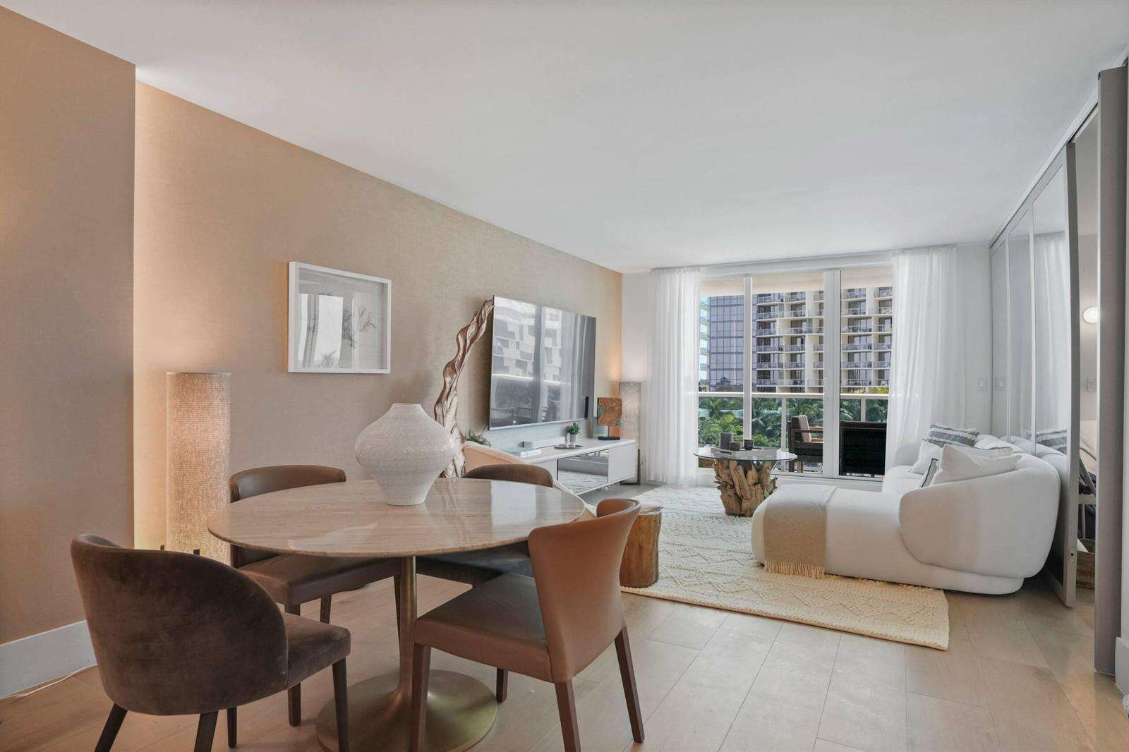 Roney Palace Unit #407 | Picture 3