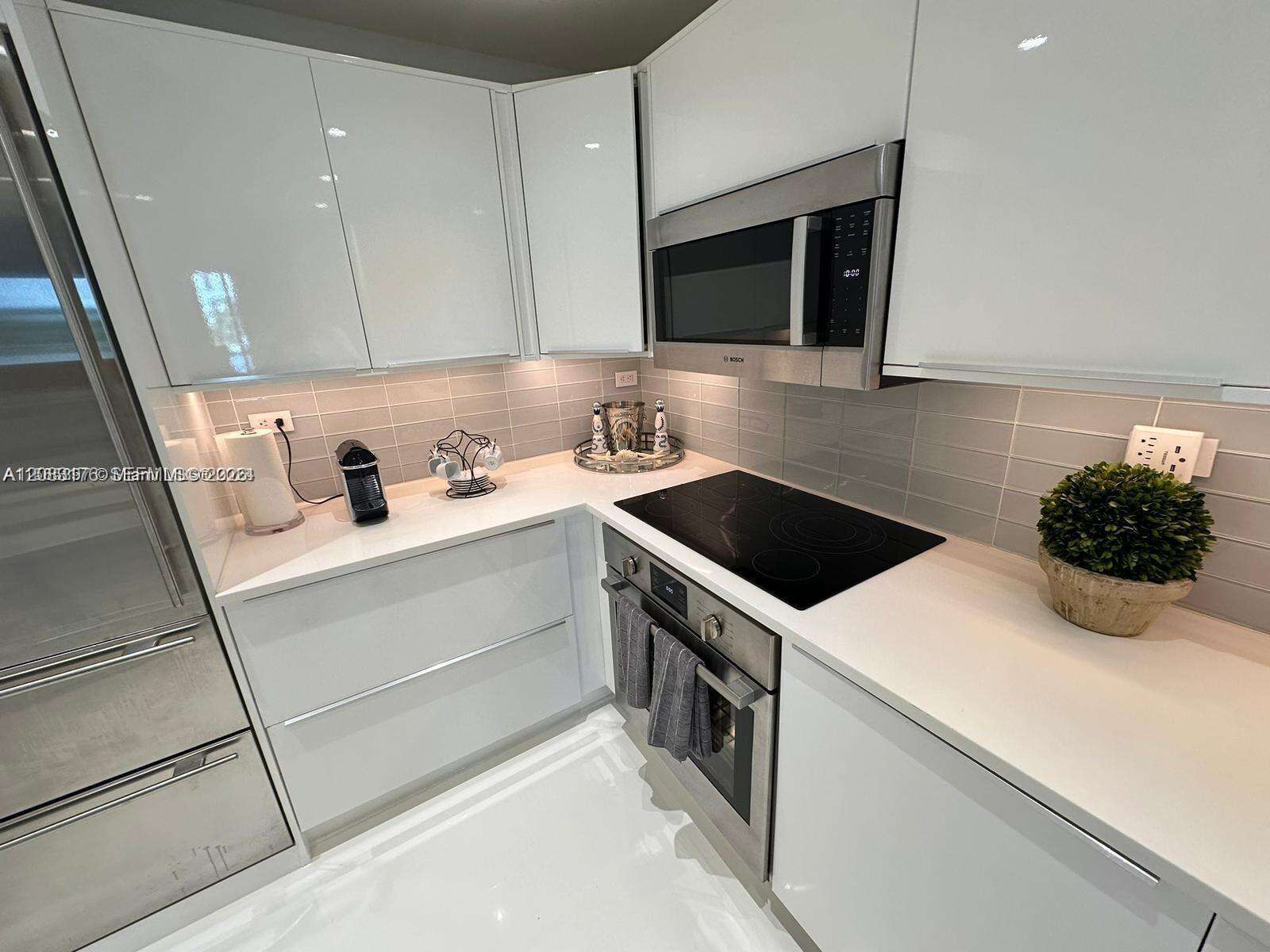 Roney Palace Unit #611 | Picture 13