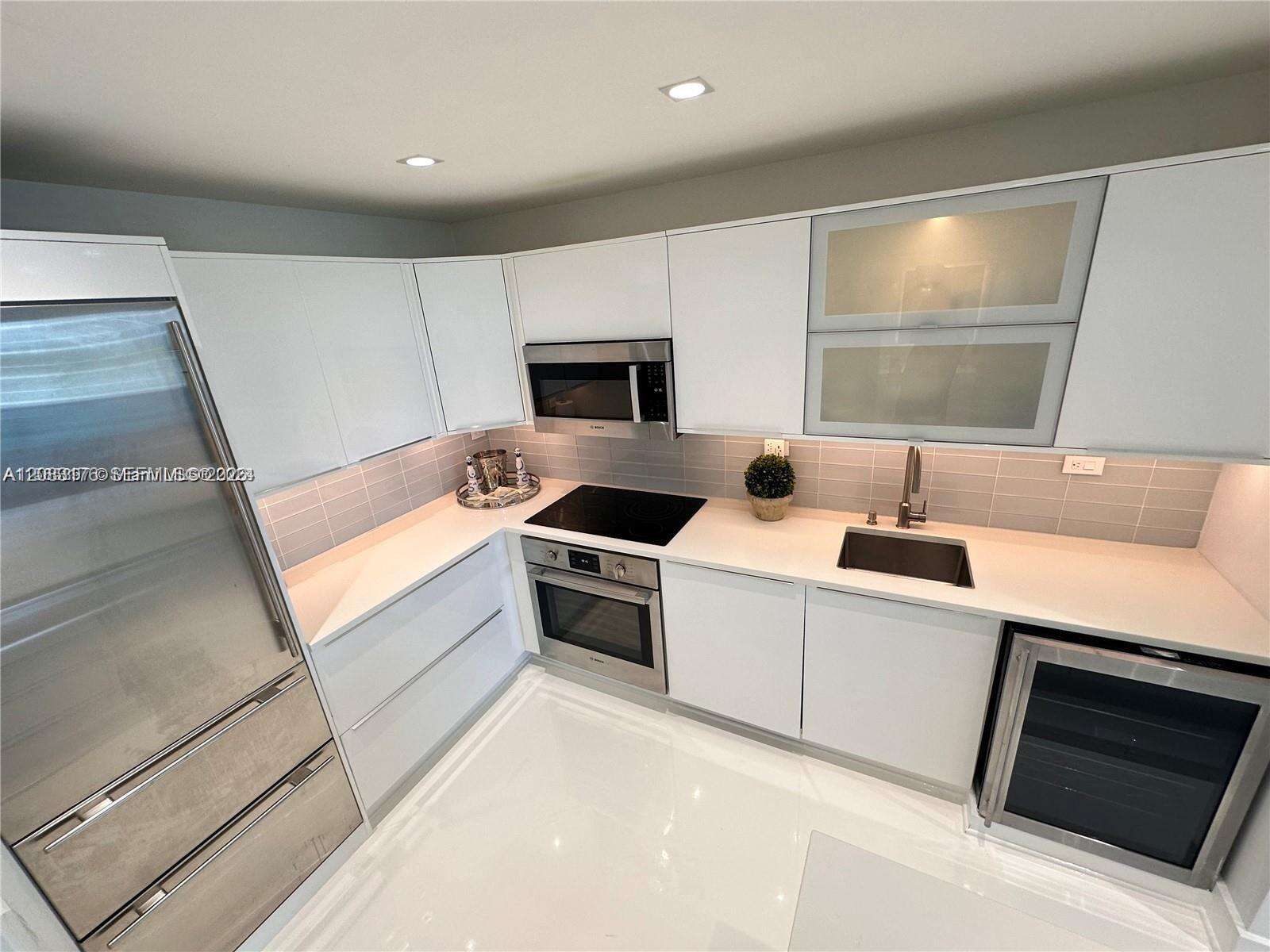 Roney Palace Unit #611 | Picture 3