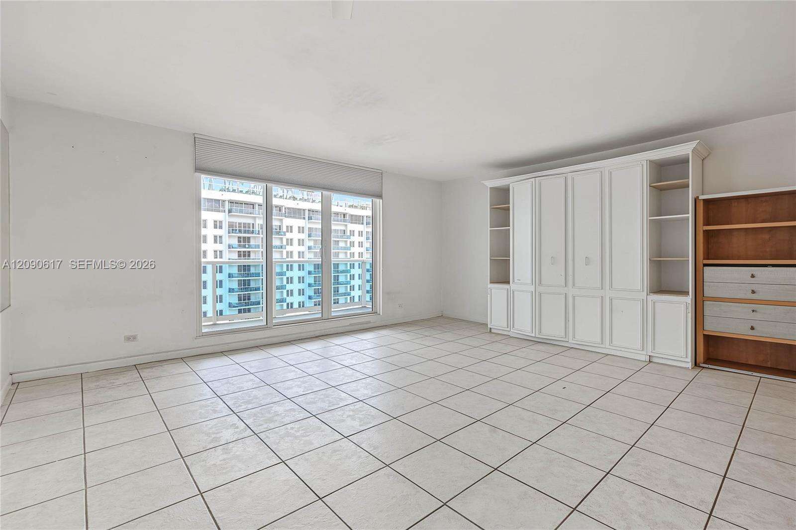 Roney Palace Unit #1420 | Picture 11