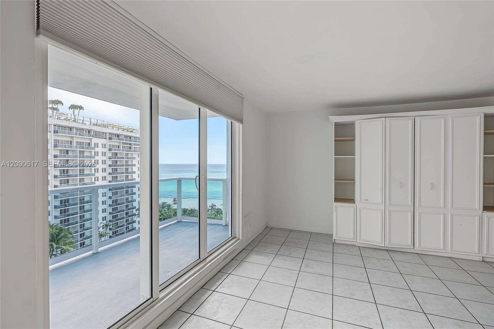 Roney Palace Unit #1420 | Picture 4