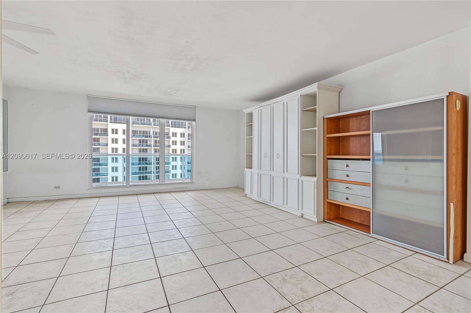 Roney Palace Unit #1420 | Picture 9