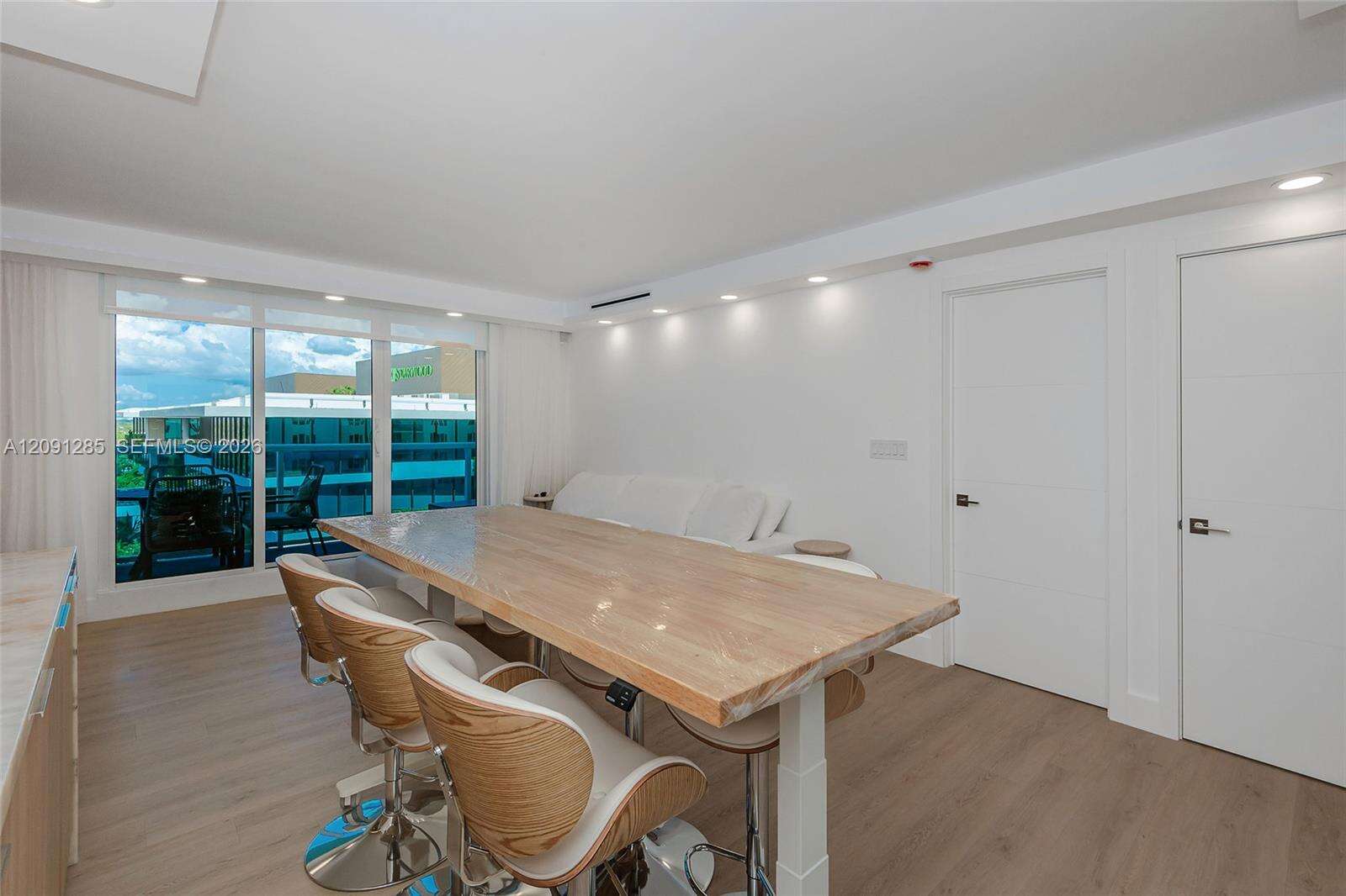Roney Palace Unit #834 | Picture 1