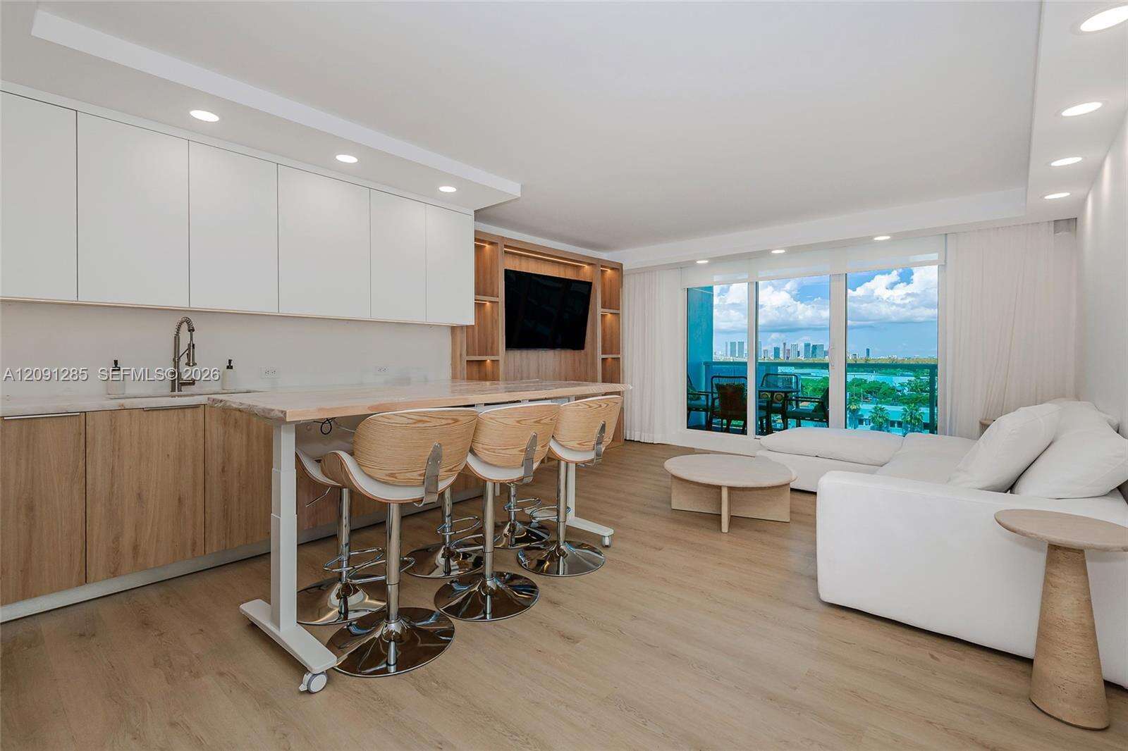 Roney Palace Unit #834 | Picture 2
