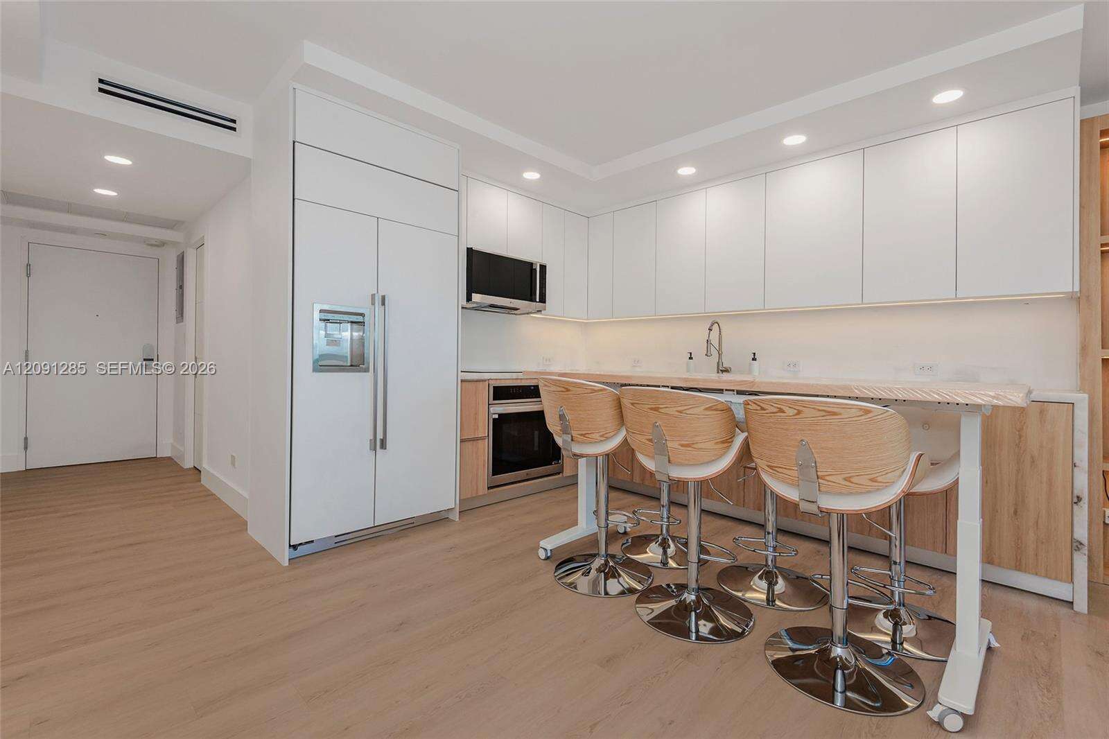 Roney Palace Unit #834 | Picture 9