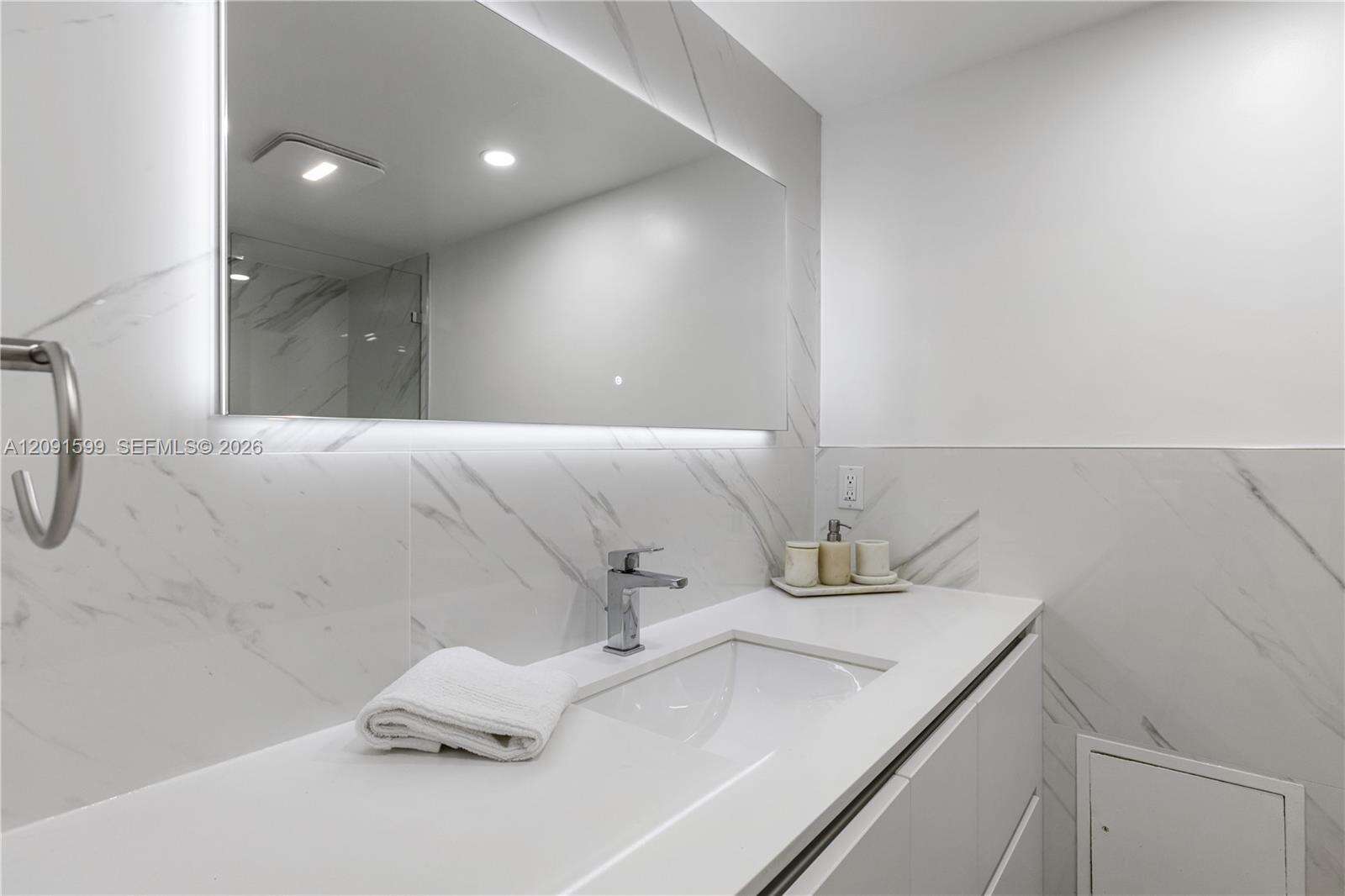 Roney Palace Unit #318 | Picture 16
