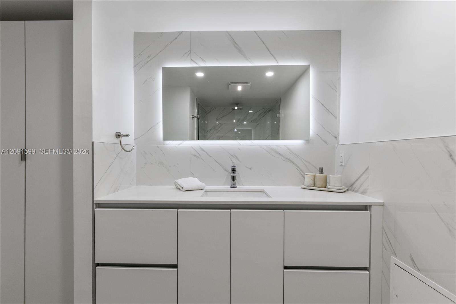 Roney Palace Unit #318 | Picture 17