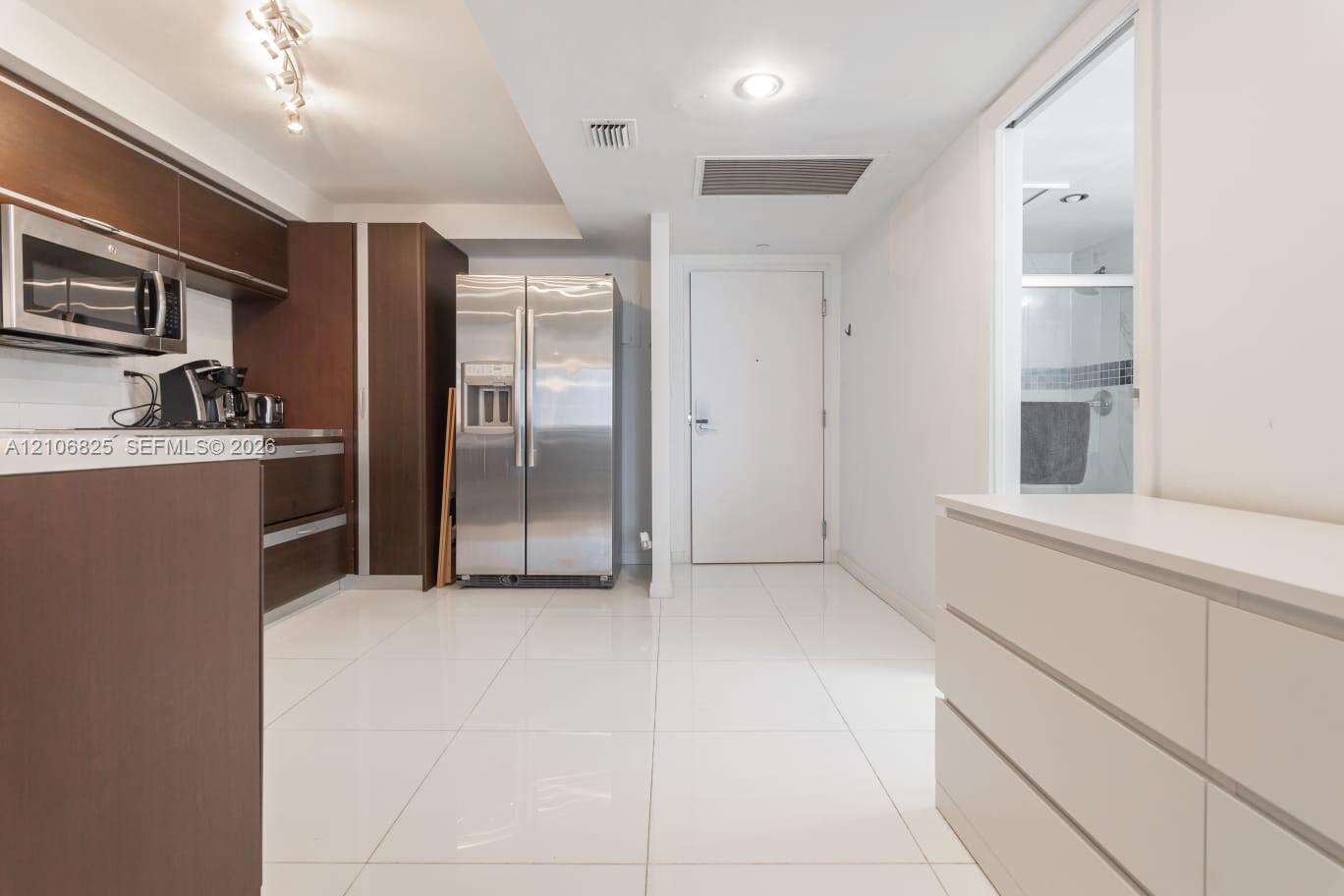 Roney Palace Unit #1023 | Picture 2