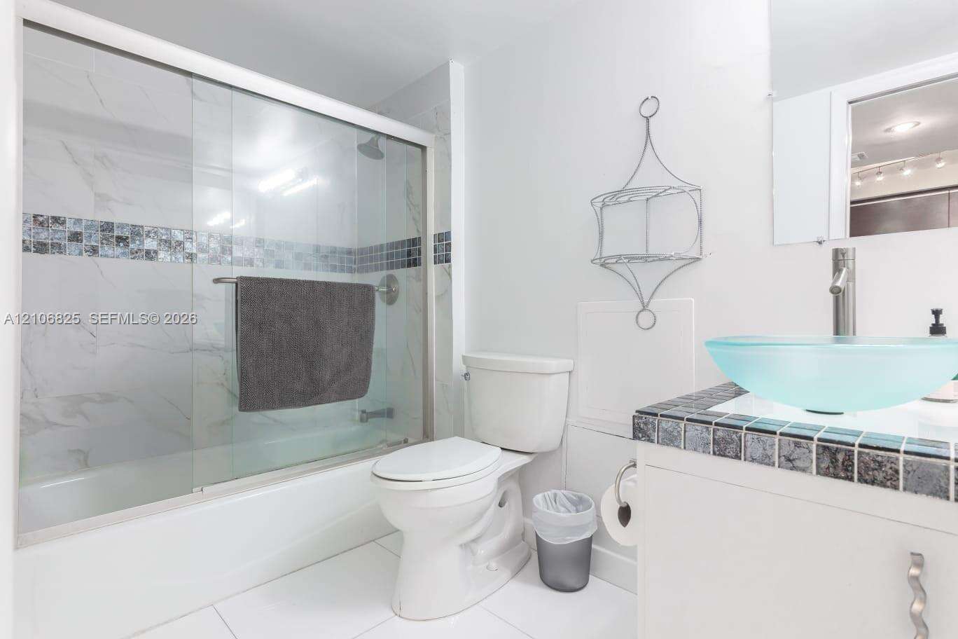 Roney Palace Unit #1023 | Picture 6