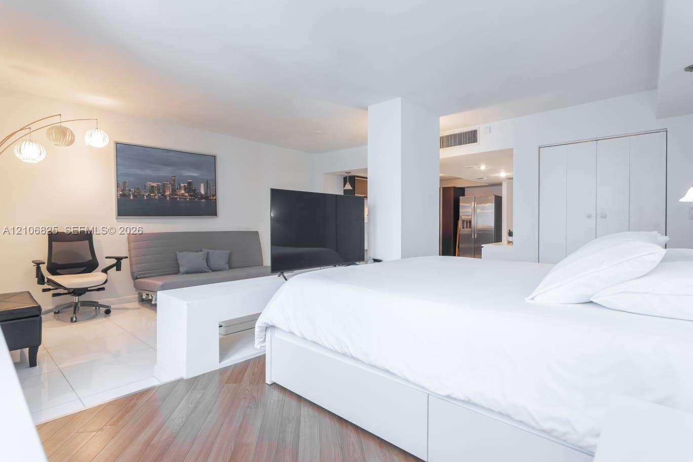 Roney Palace Unit #1023 | Picture 9