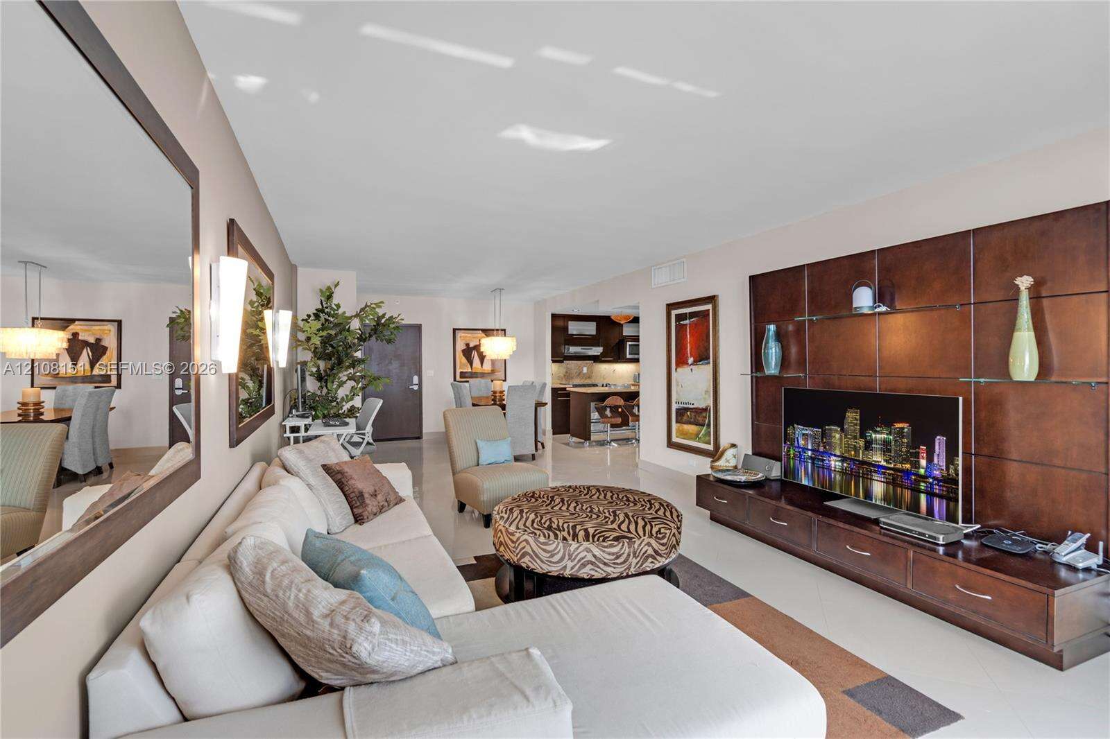 Roney Palace Unit #1006 | Picture 4