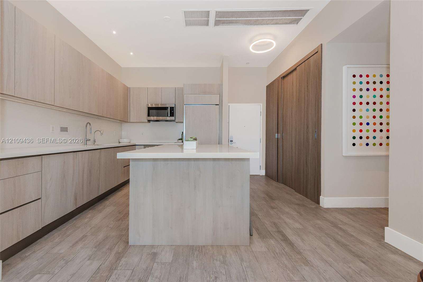 Roney Palace Unit #1615 | Picture 12