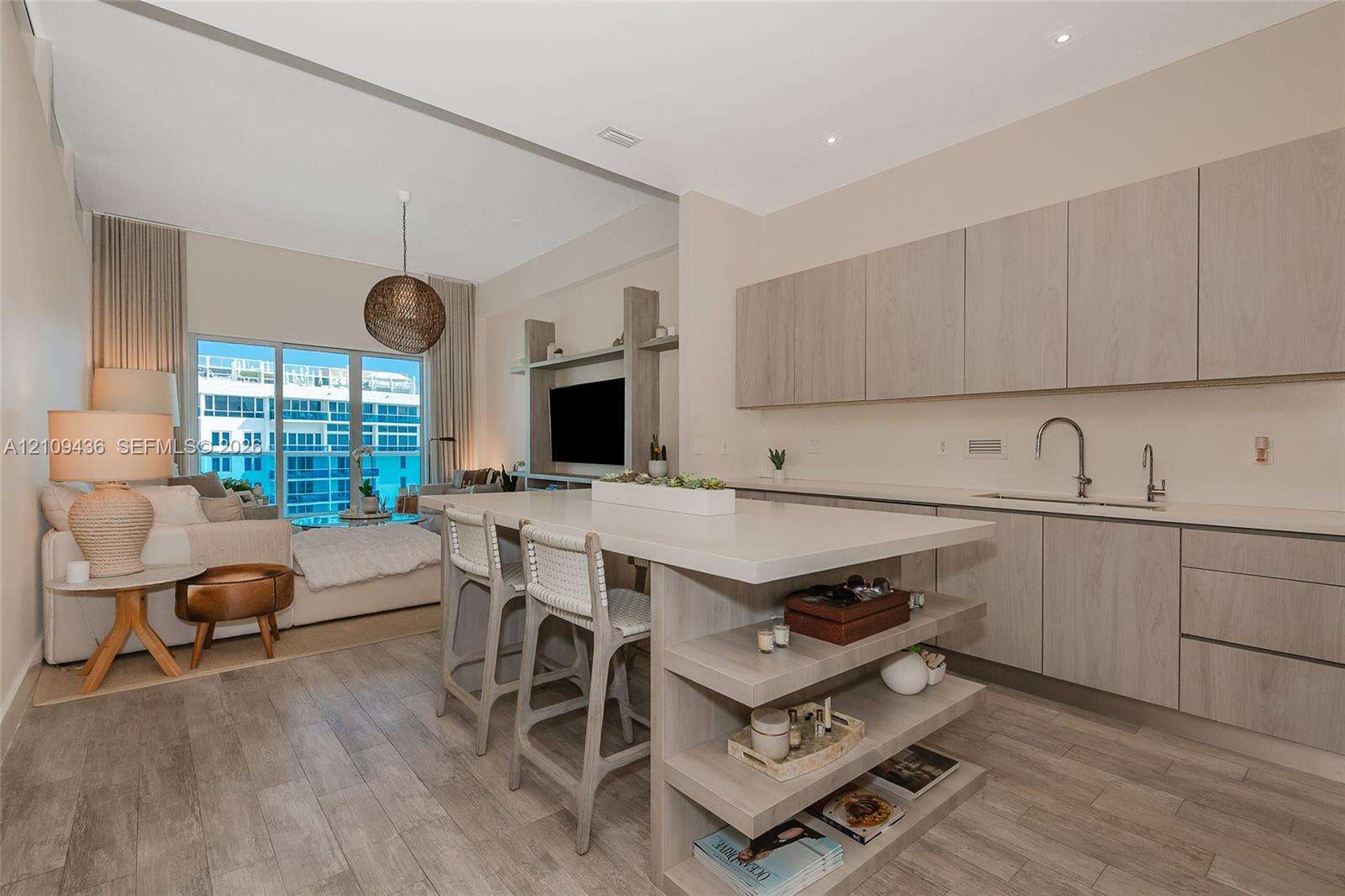 Roney Palace Unit #1615 | Picture 4