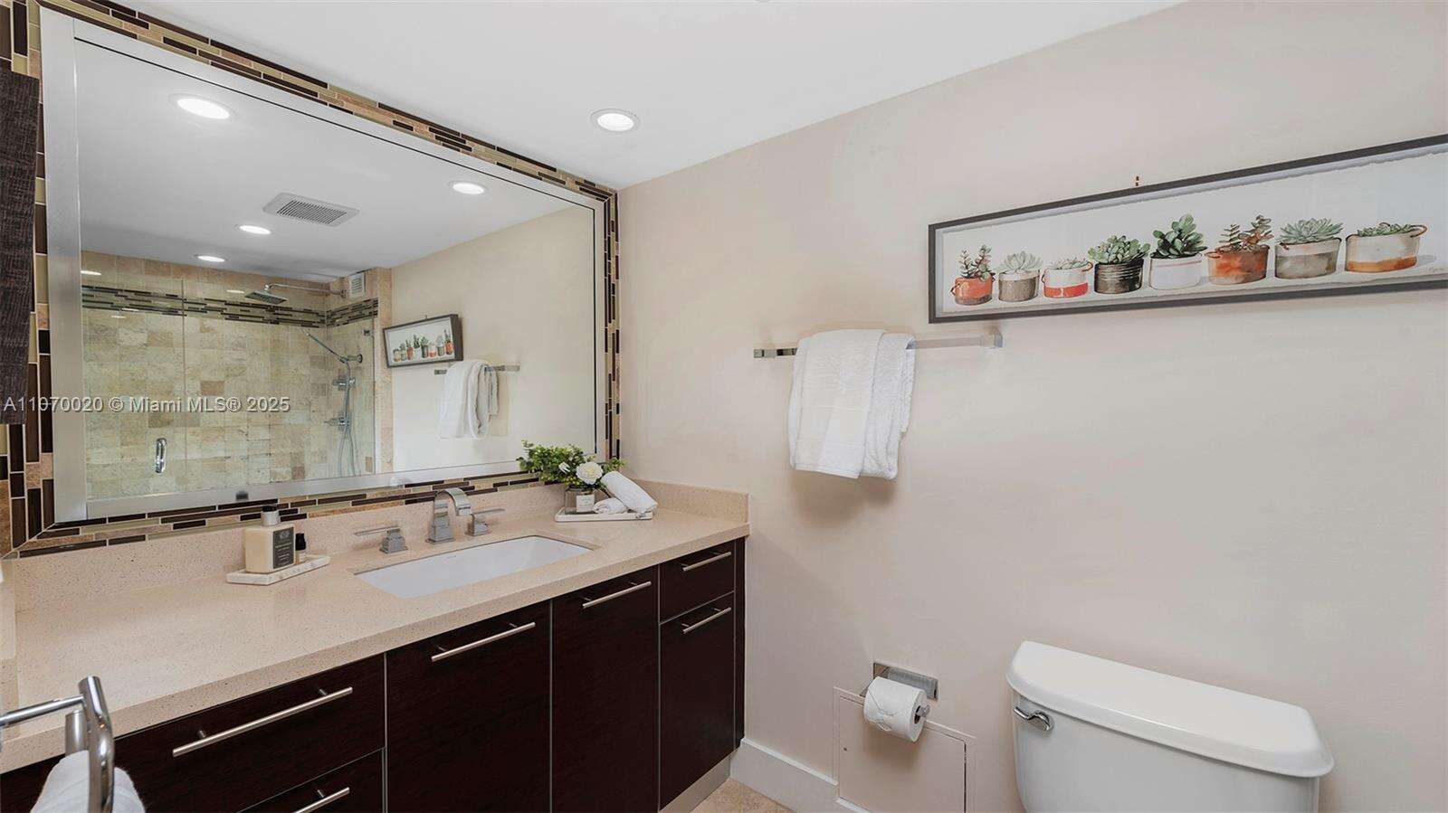 Roney Palace Unit #301 | Picture 11