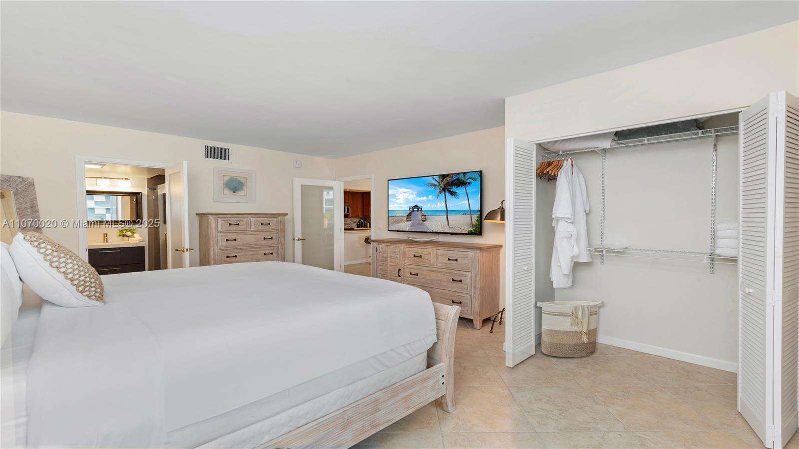 Roney Palace Unit #301 | Picture 15