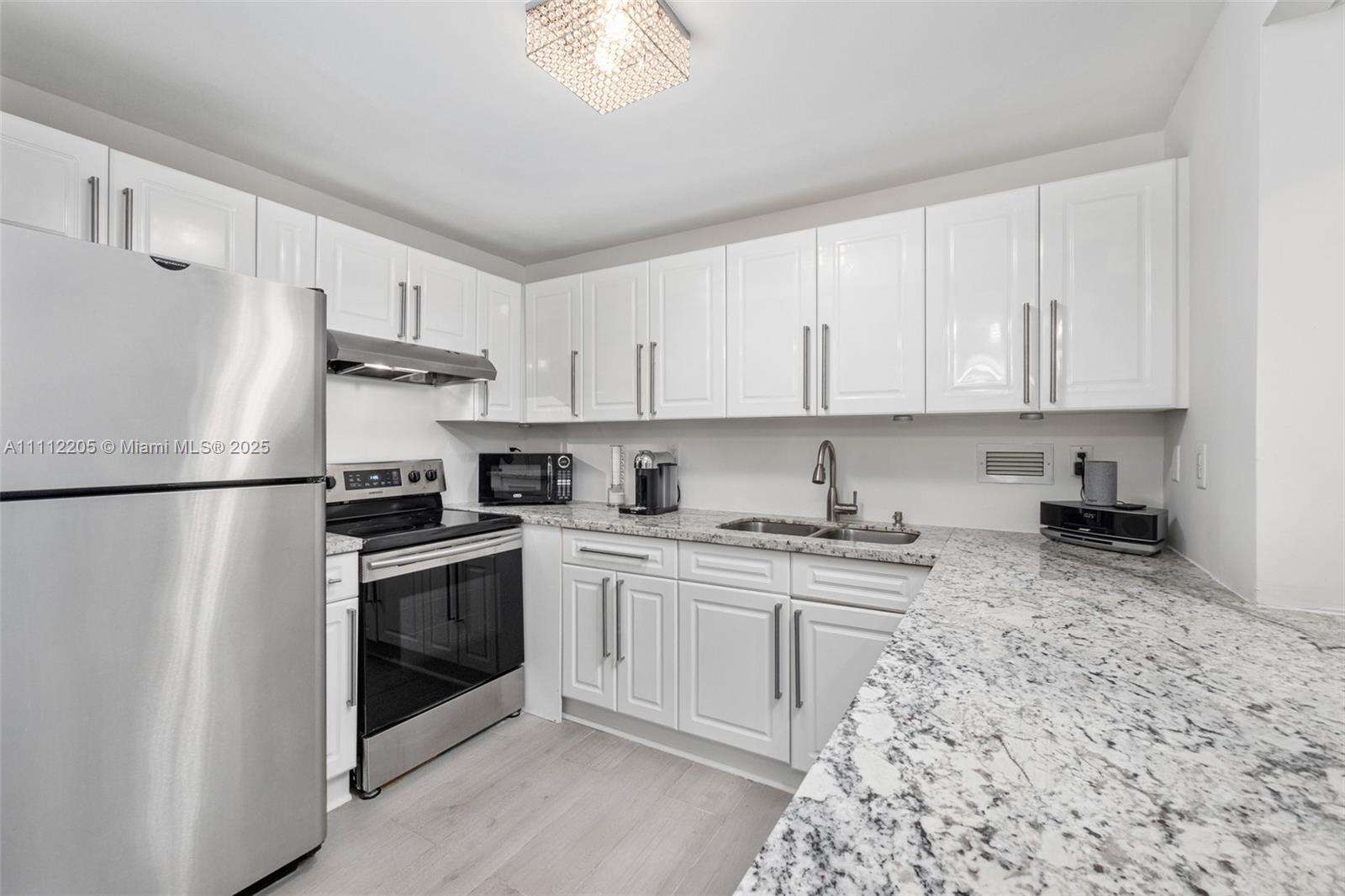 Roney Palace Unit #328 | Picture 3