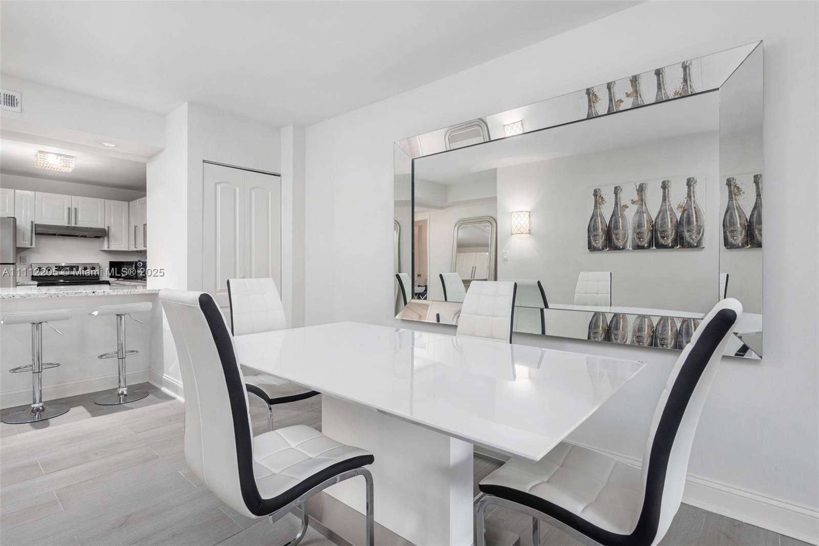 Roney Palace Unit #328 | Picture 4