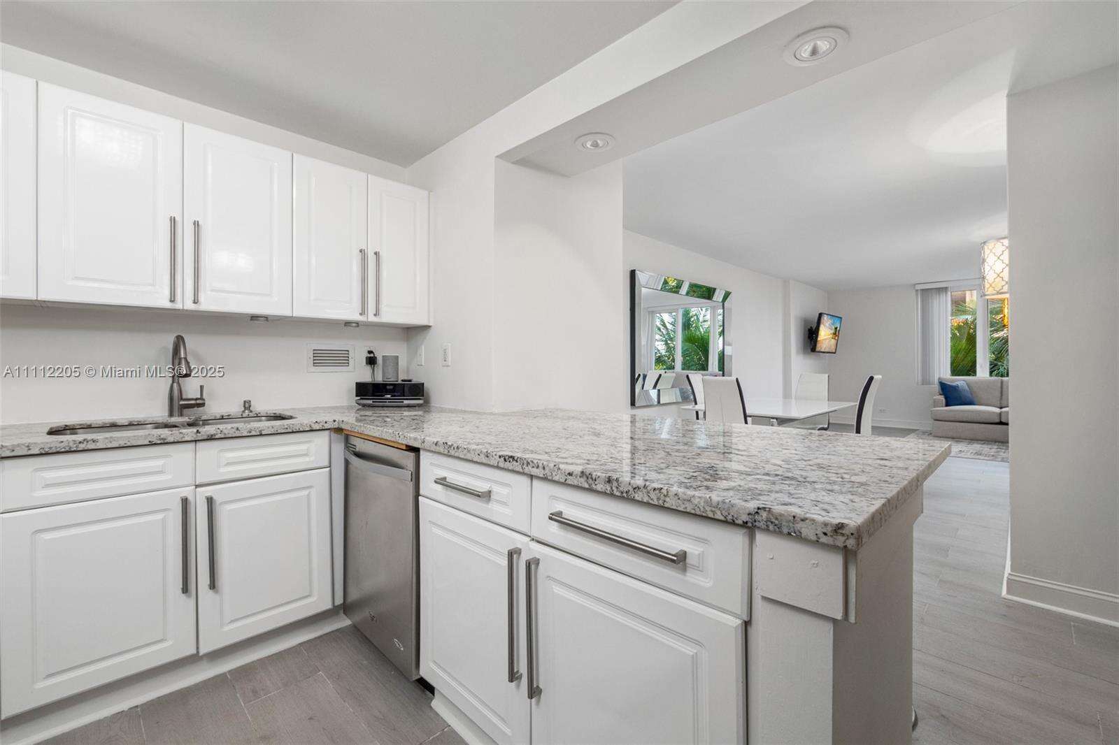 Roney Palace Unit #328 | Picture 8