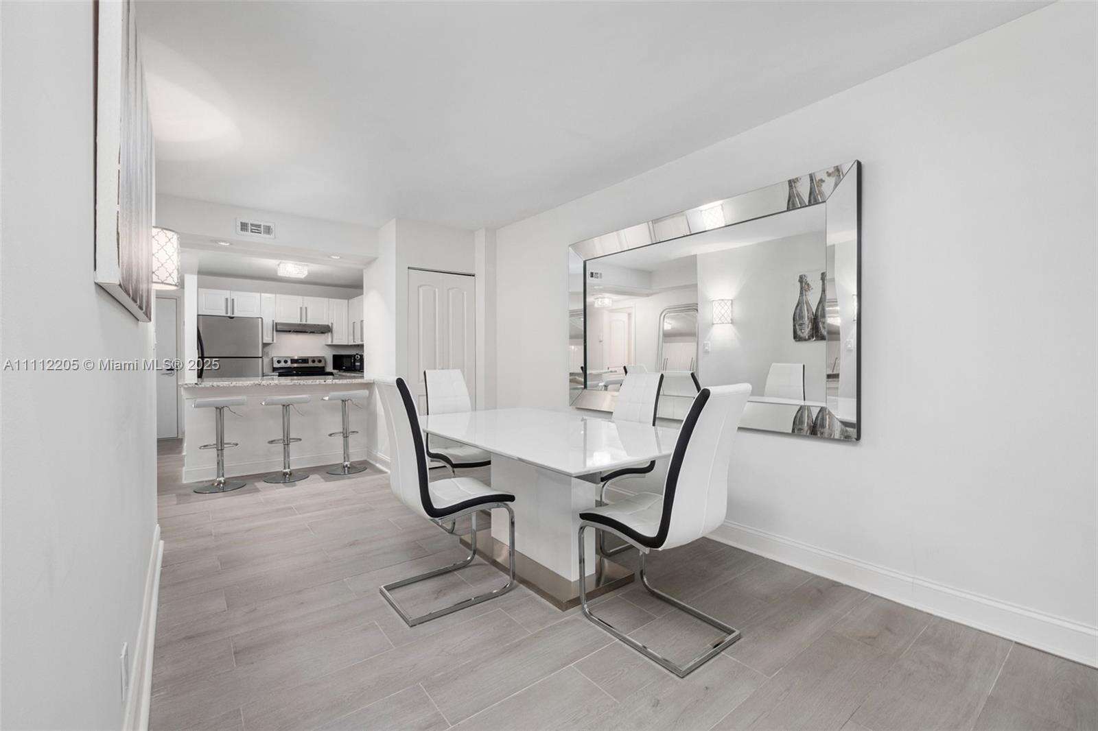 Roney Palace Unit #328 | Picture 9