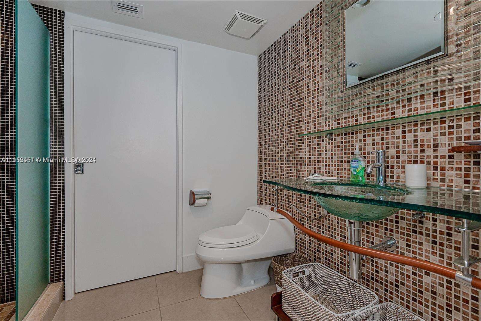 Roney Palace Unit #938 | Picture 12