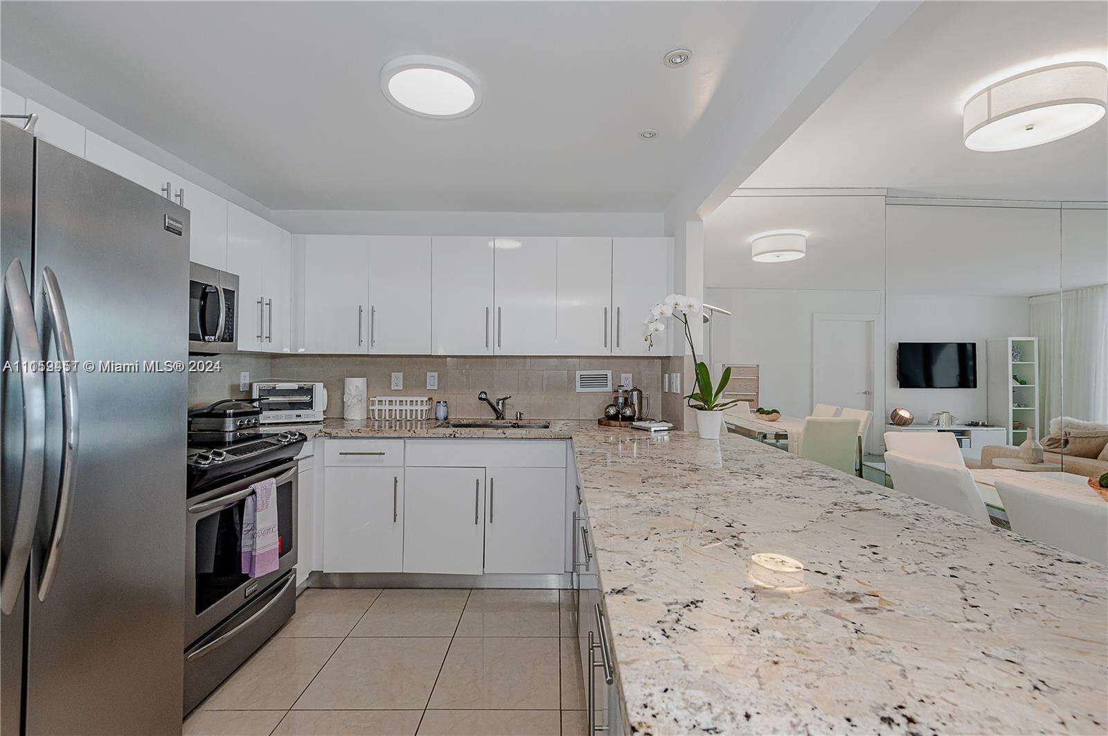 Roney Palace Unit #938 | Picture 15