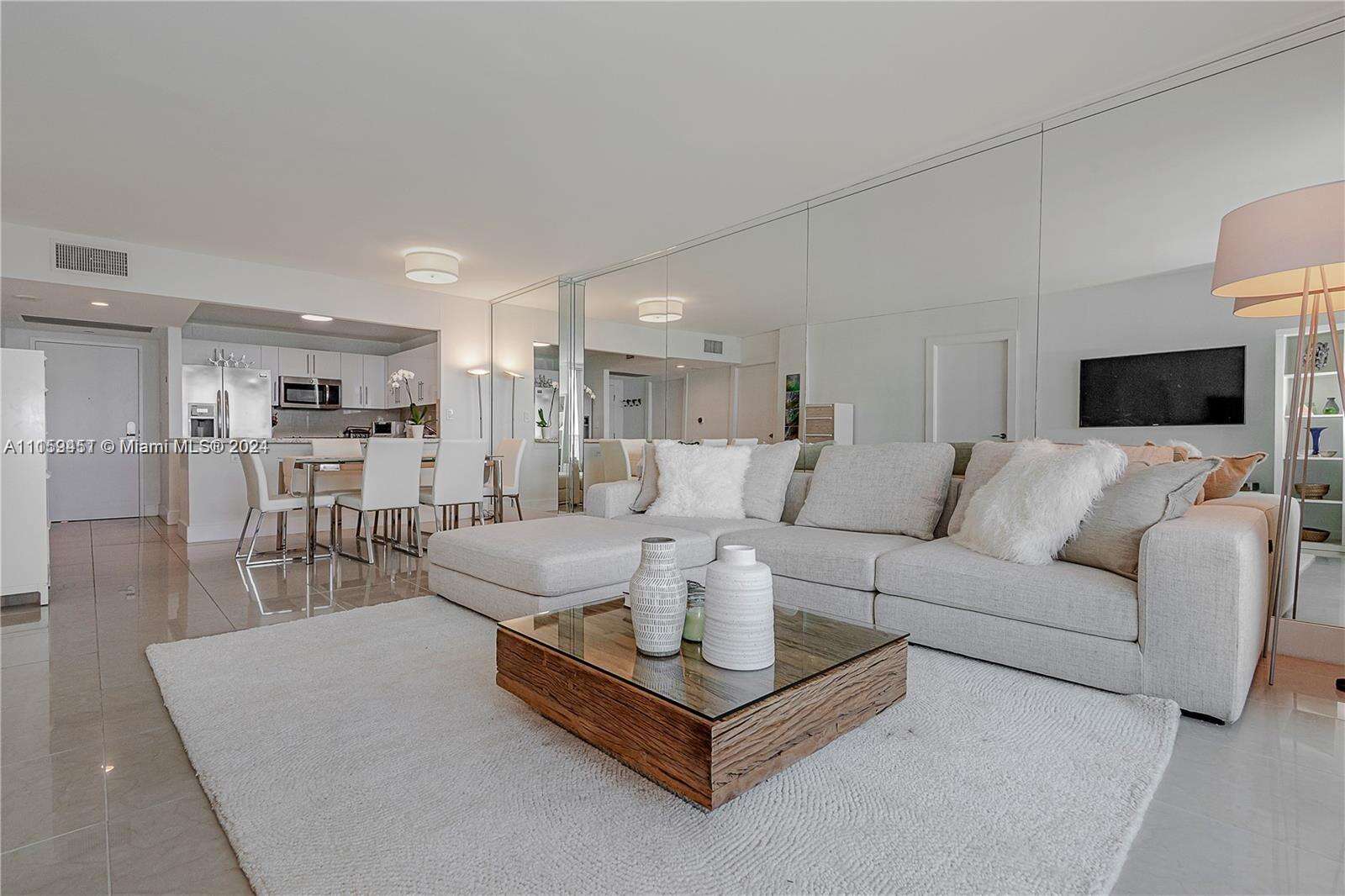 Roney Palace Unit #938 | Picture 23