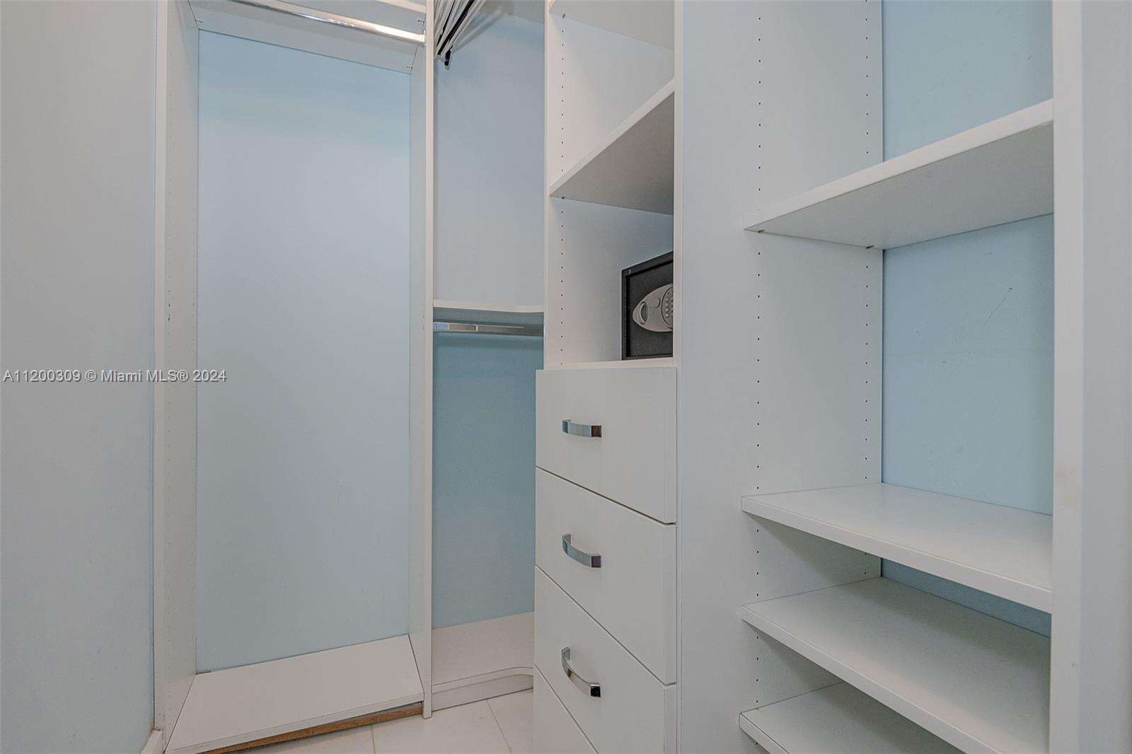 Roney Palace Unit #1506 | Picture 17