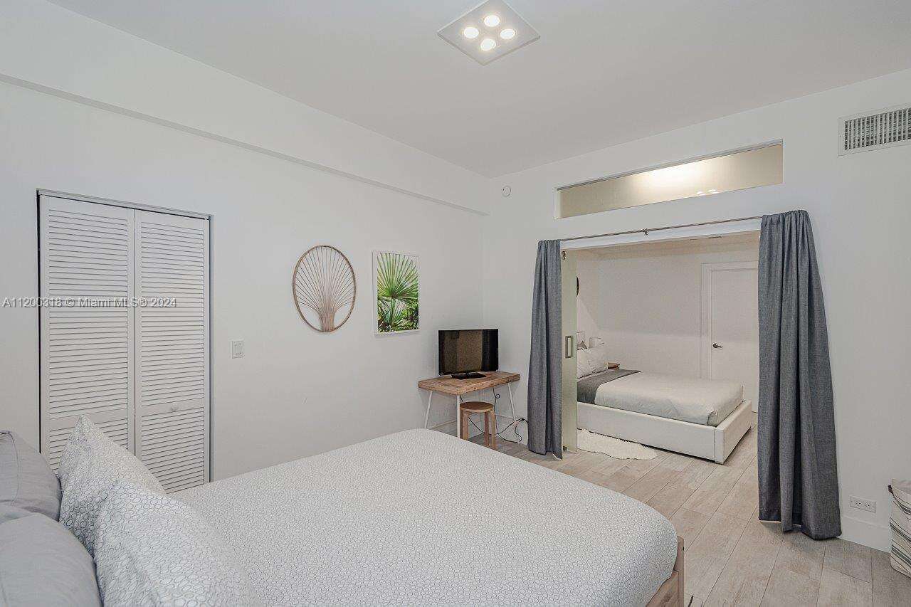 Roney Palace Unit #PH21 | Picture 11