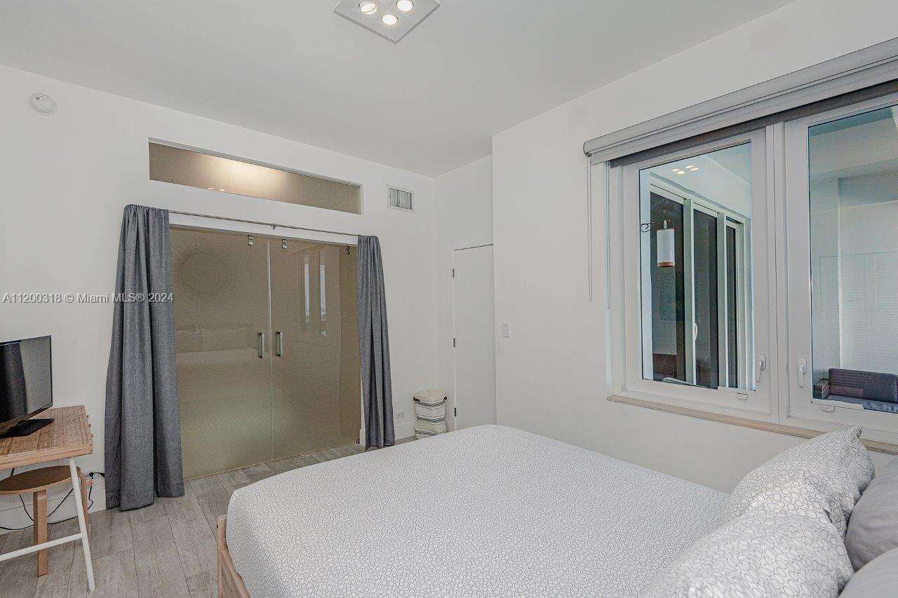 Roney Palace Unit #PH21 | Picture 12