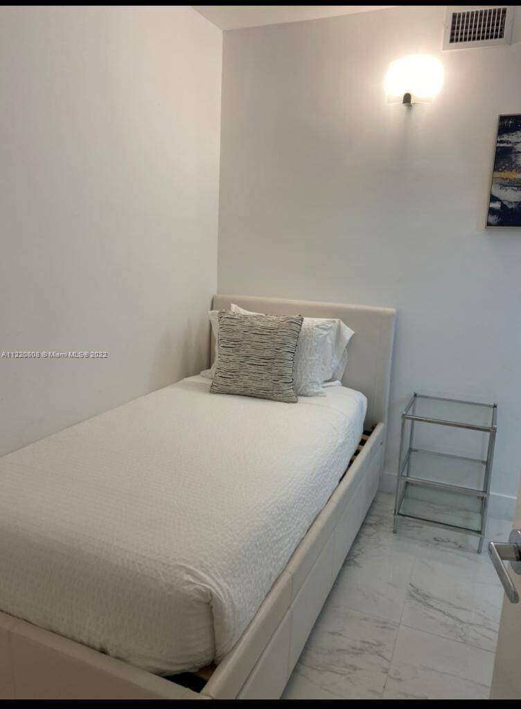 Roney Palace Unit #1503 | Picture 15