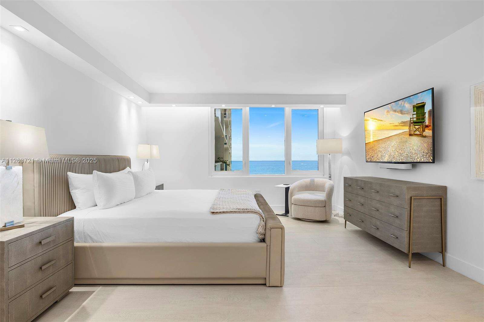 Roney Palace Unit #641 | Picture 3