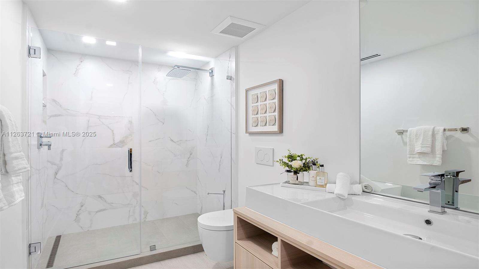 Roney Palace Unit #641 | Picture 21