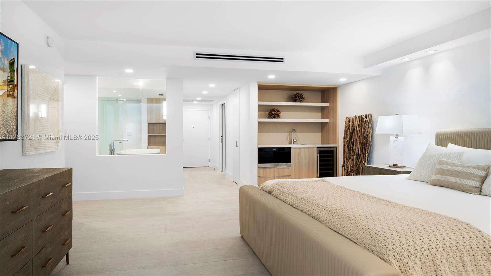 Roney Palace Unit #641 | Picture 28