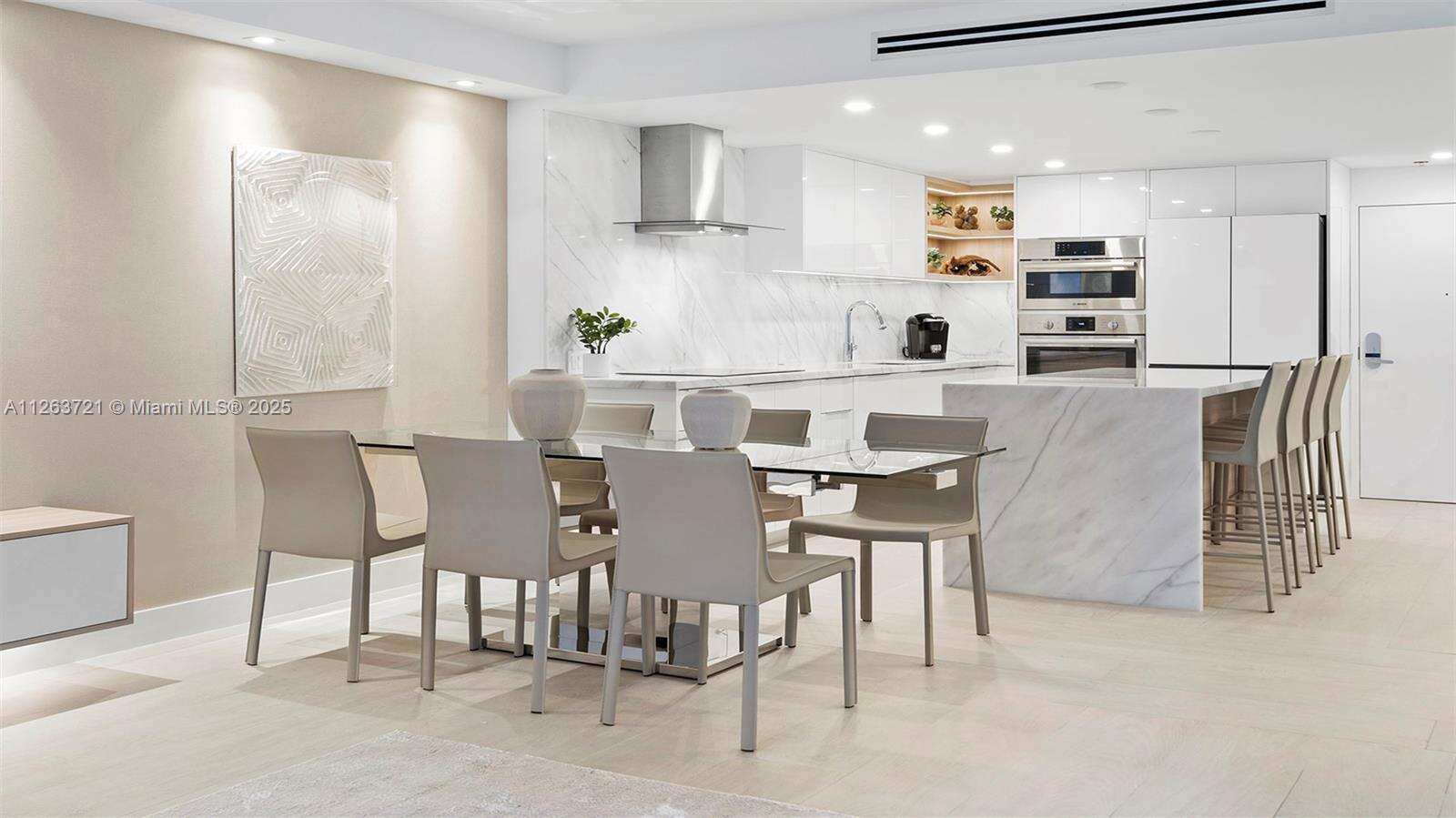 Roney Palace Unit #641 | Picture 4