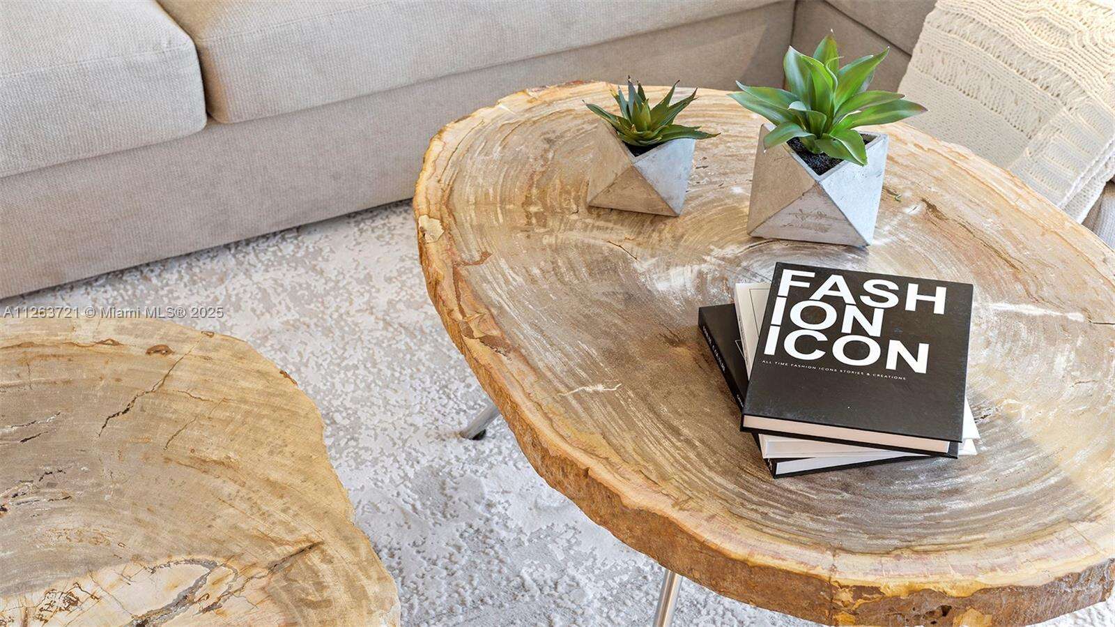 Roney Palace Unit #641 | Picture 9