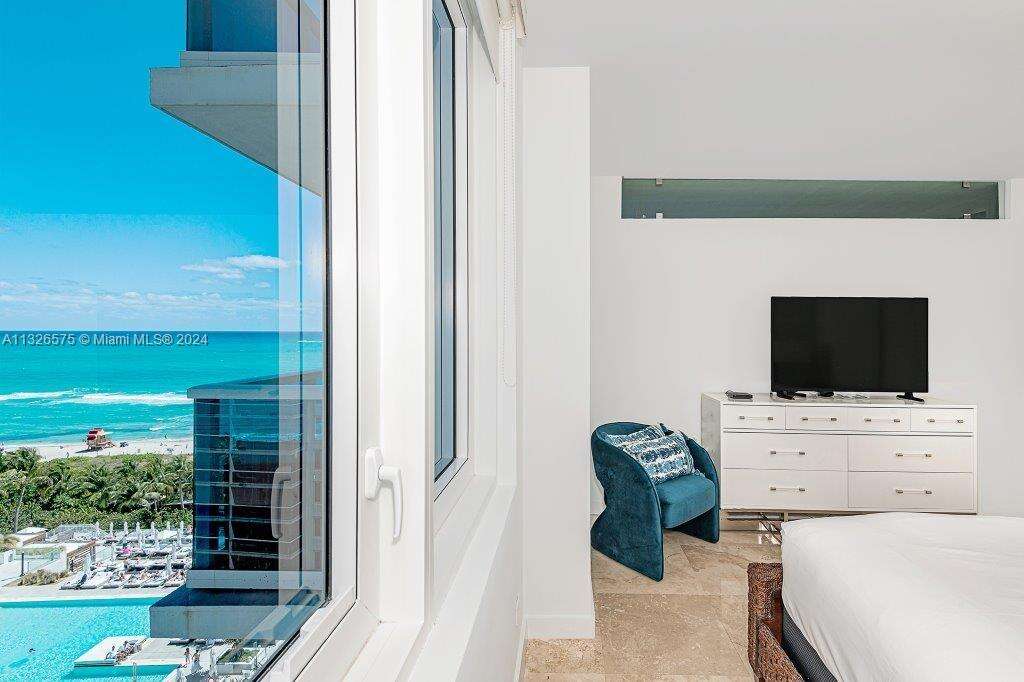 Roney Palace Unit #1117 | Picture 8