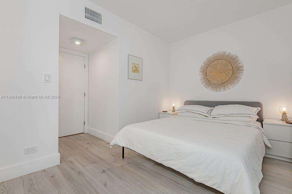 Roney Palace Unit #1115 | Picture 13