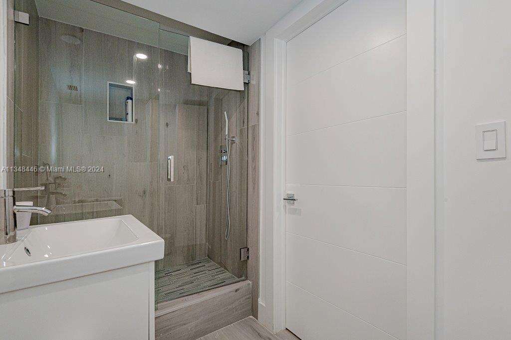 Roney Palace Unit #1115 | Picture 20