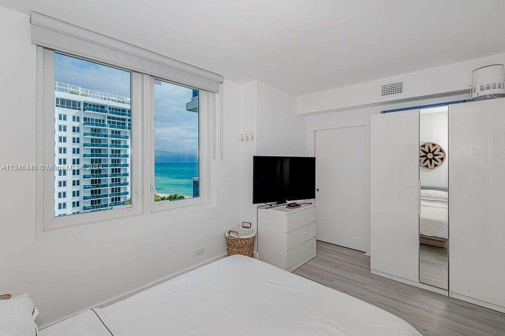 Roney Palace Unit #1115 | Picture 7