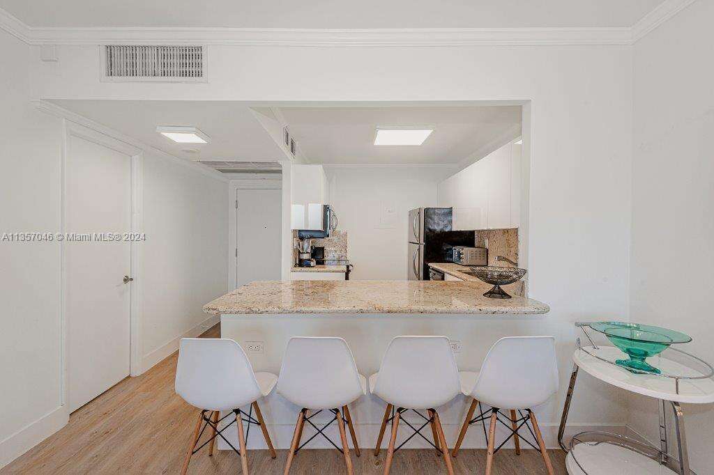 Roney Palace Unit #842 | Picture 13