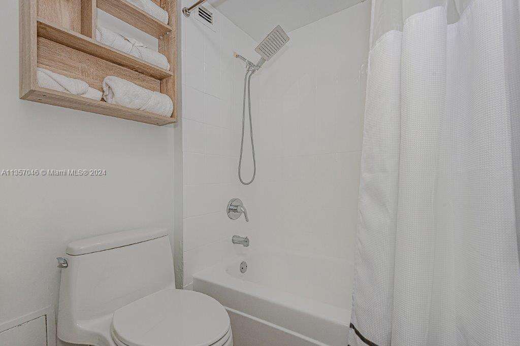 Roney Palace Unit #842 | Picture 17